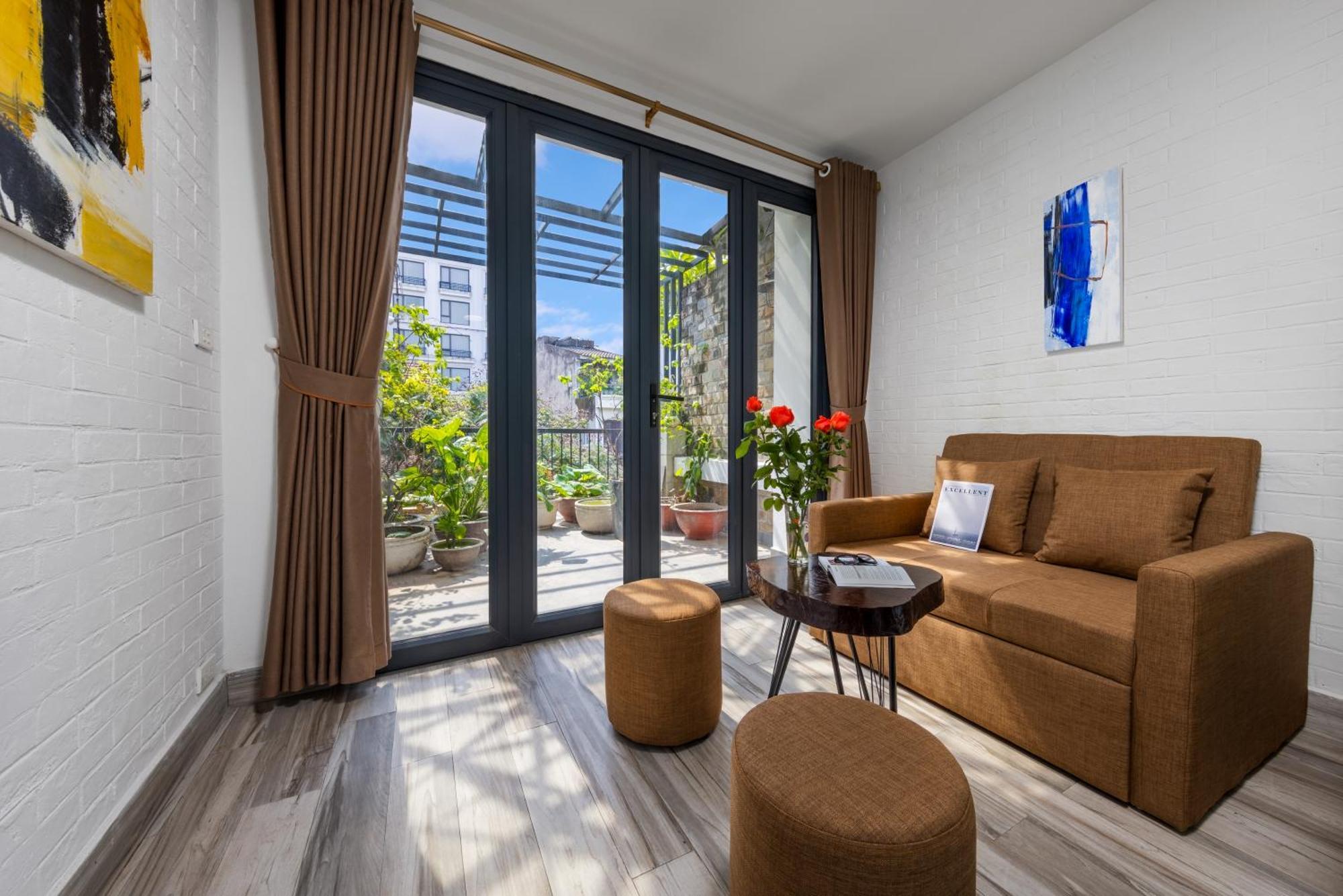 Khách sạn Center View And 3*