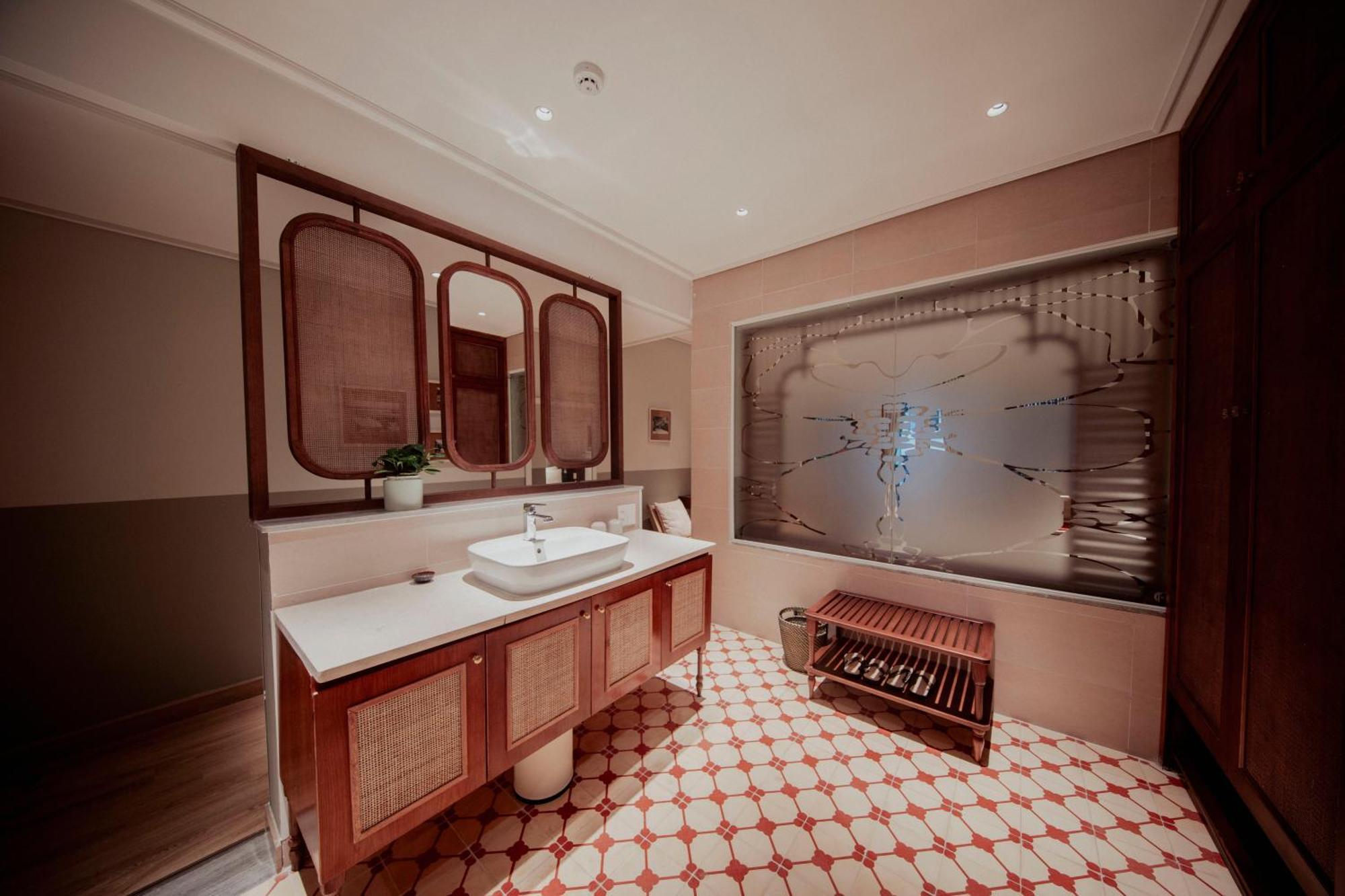 Au Boutique 4*
