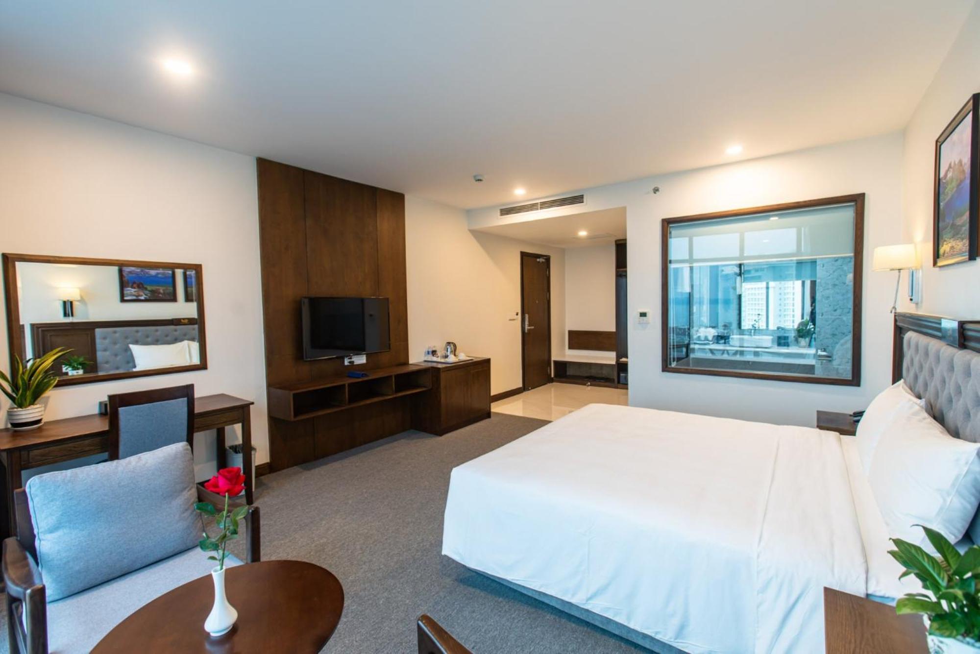 Hotel Peace Ha Long