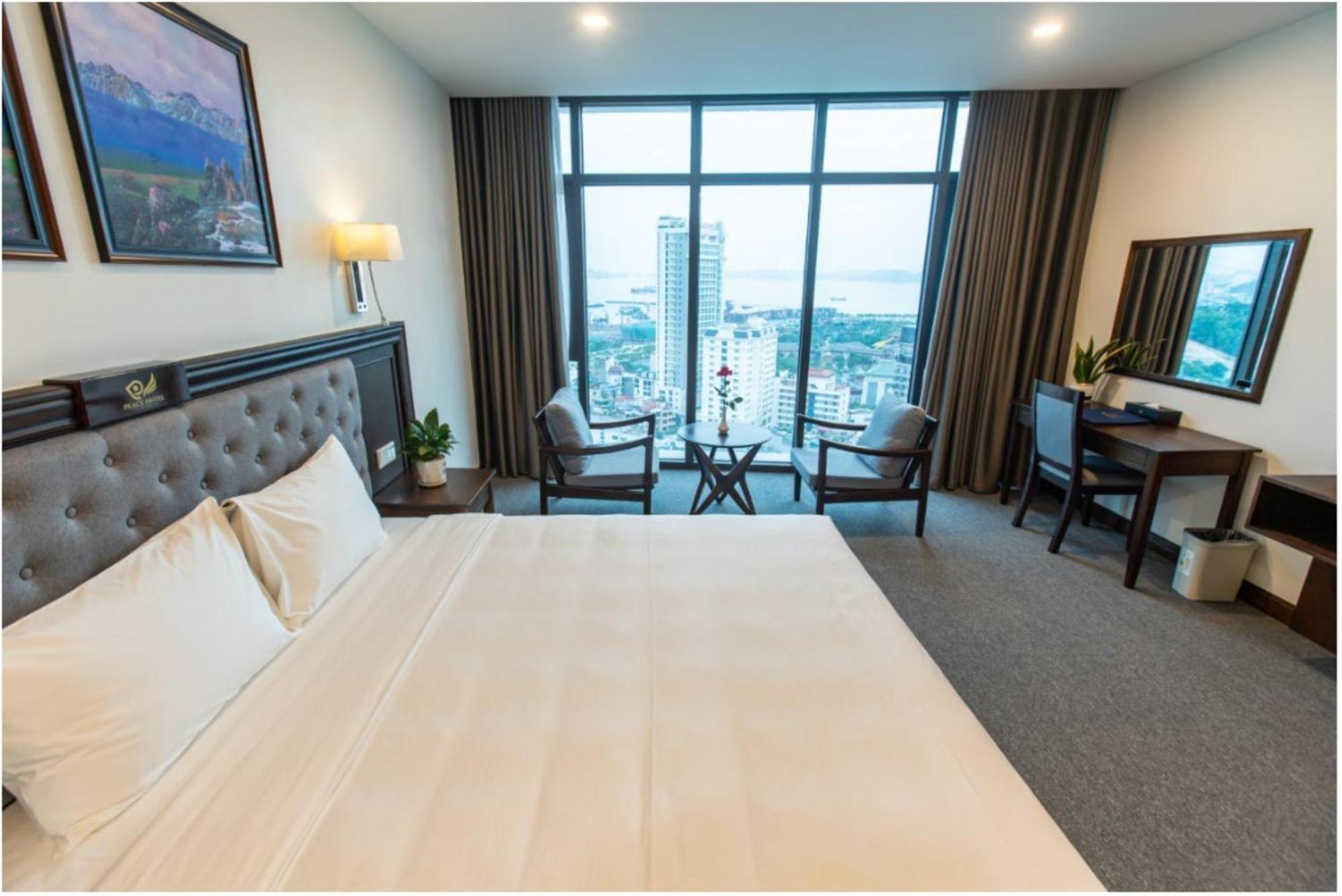 Peace Hotel Ha Long