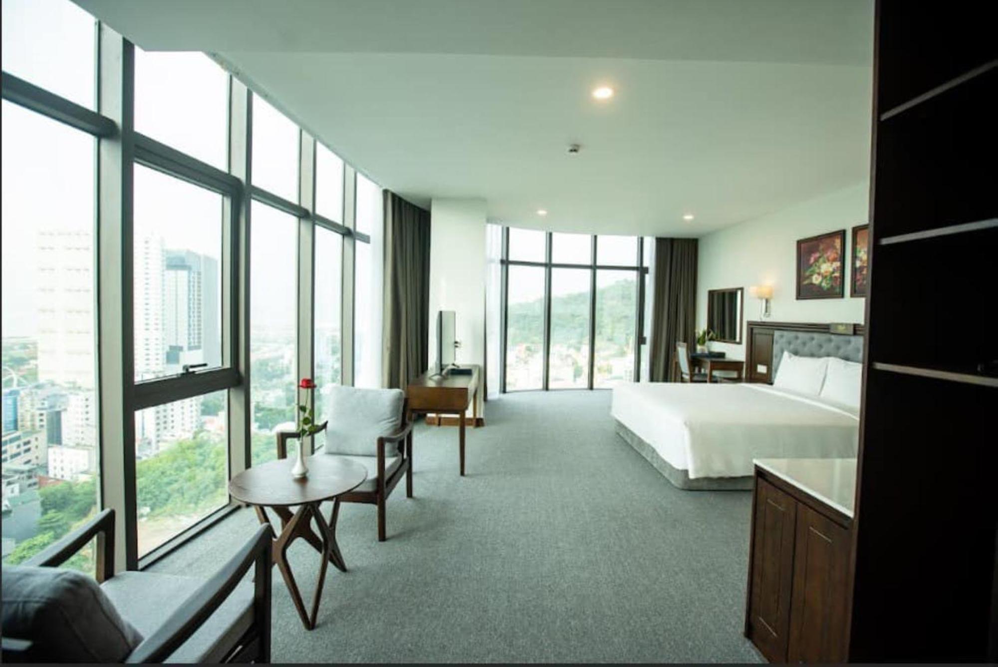 Hotel Peace Ha Long