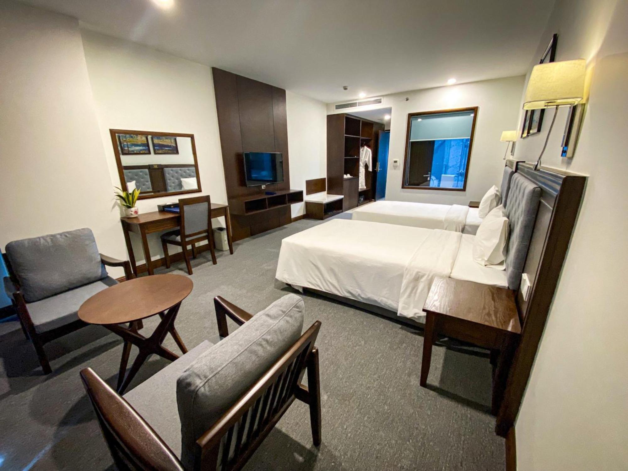 Peace Hotel Ha Long