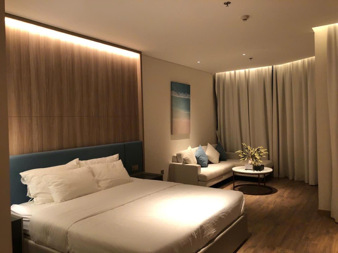 Alacarte Bay * Ha Long