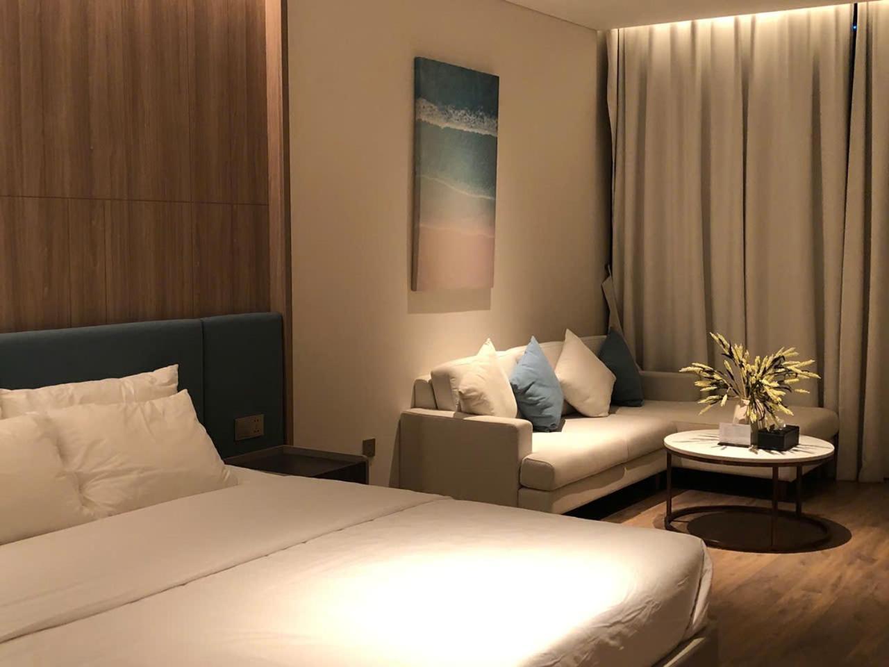Alacarte Bay * Ha Long