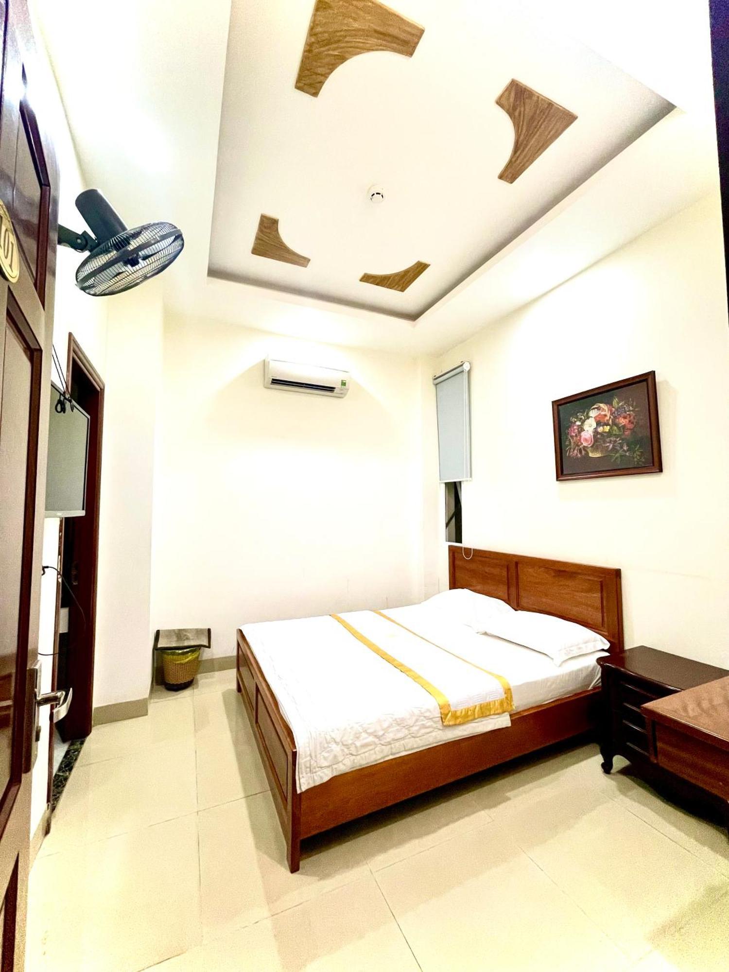Hang Nga Luxury Hotel *