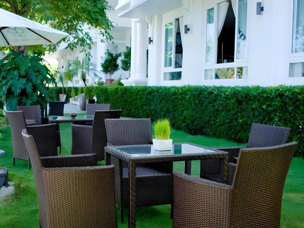 Paragon Hotel