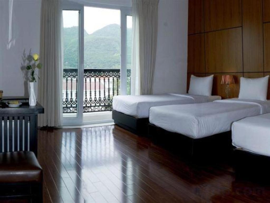 Paragon Hotel 3*