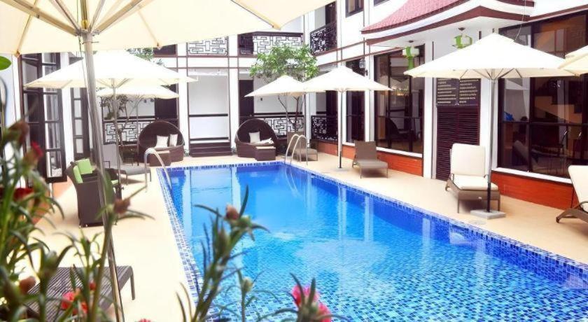 Vinh Hung 2 Hotel 2*