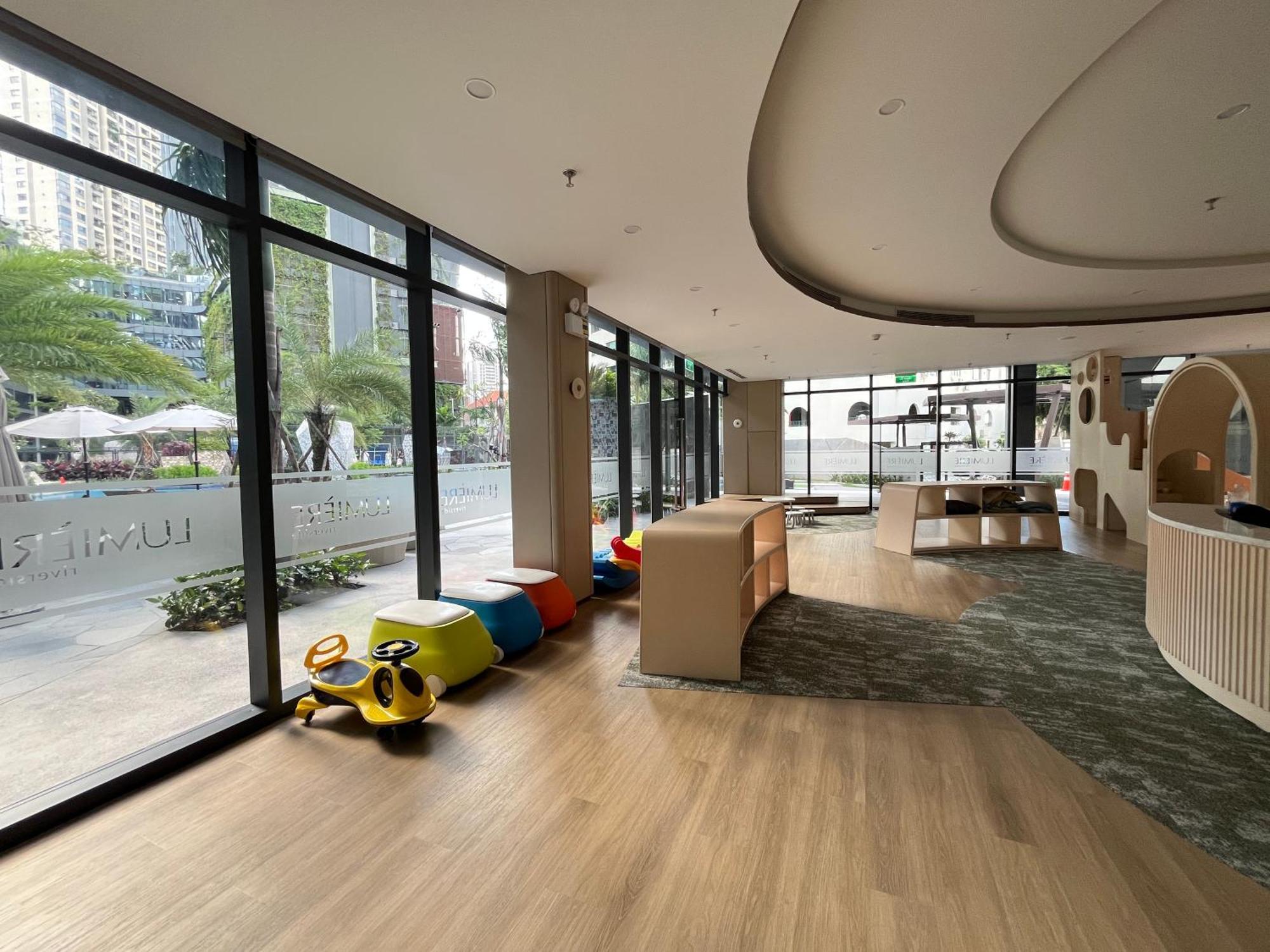 Khách sạn The Lumiere Riverside Oasis TP. Hồ Chí Minh