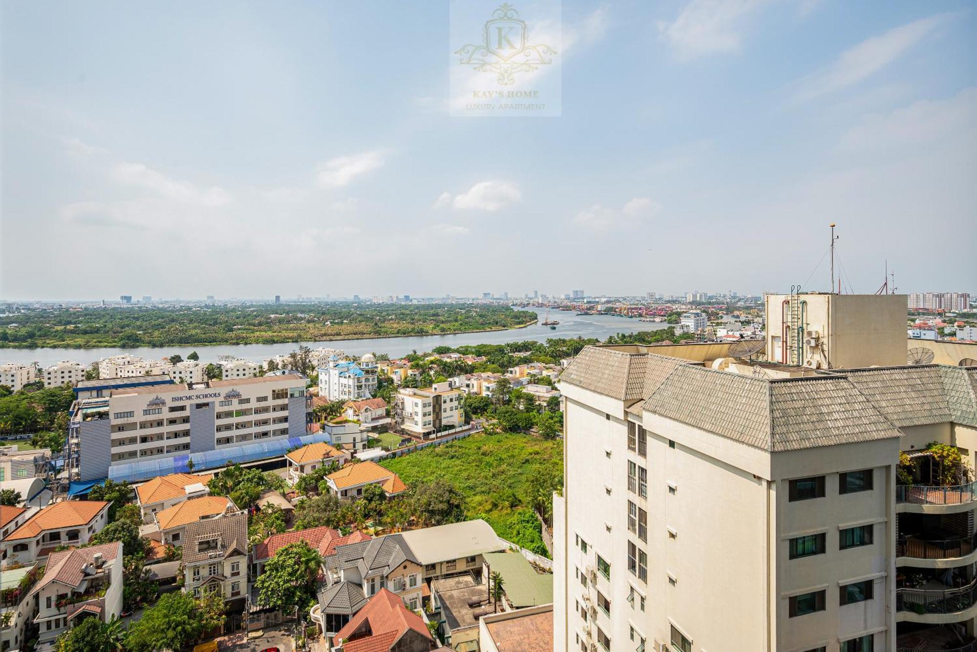 The Lumiere Riverside Oasis Khách sạn 5*