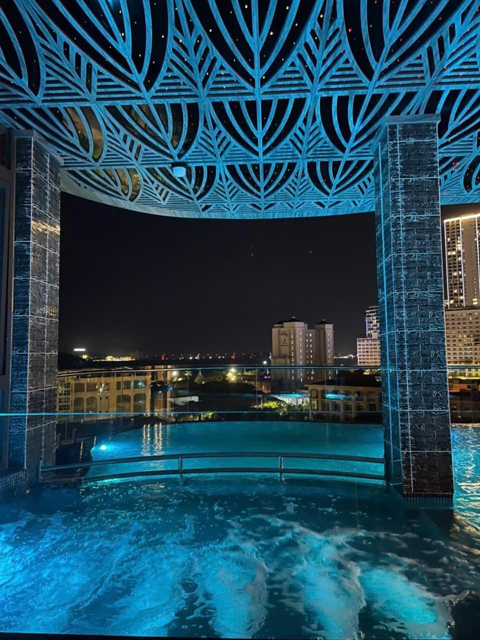 W Premium Hotel 4*