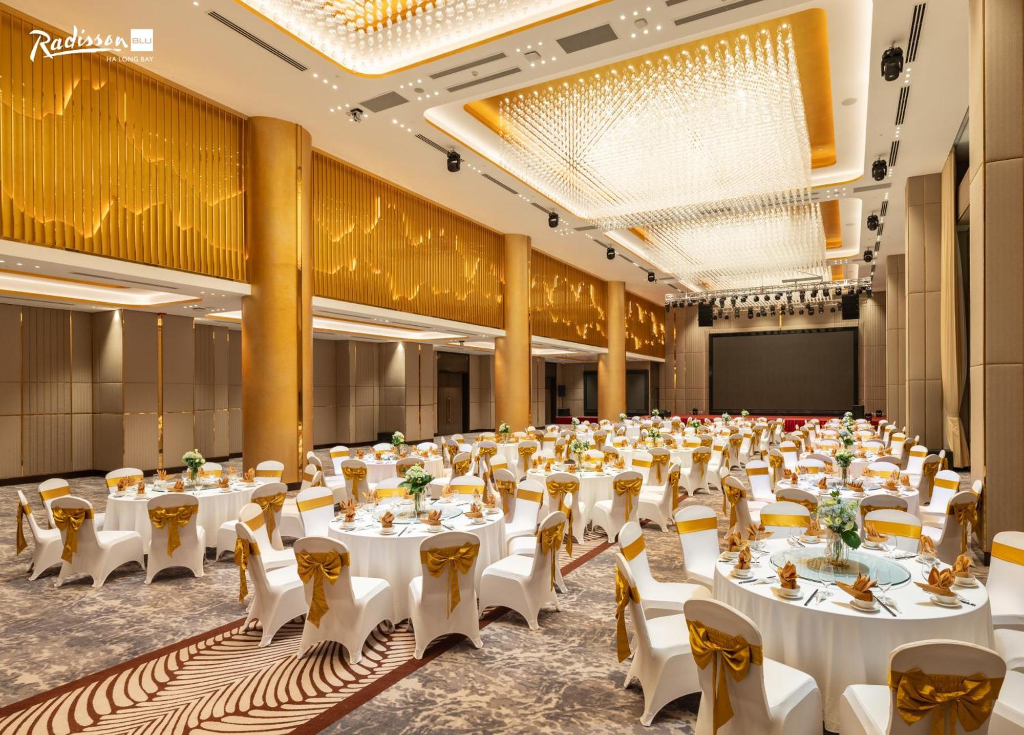 Hotel Radisson Blu Bay 5*