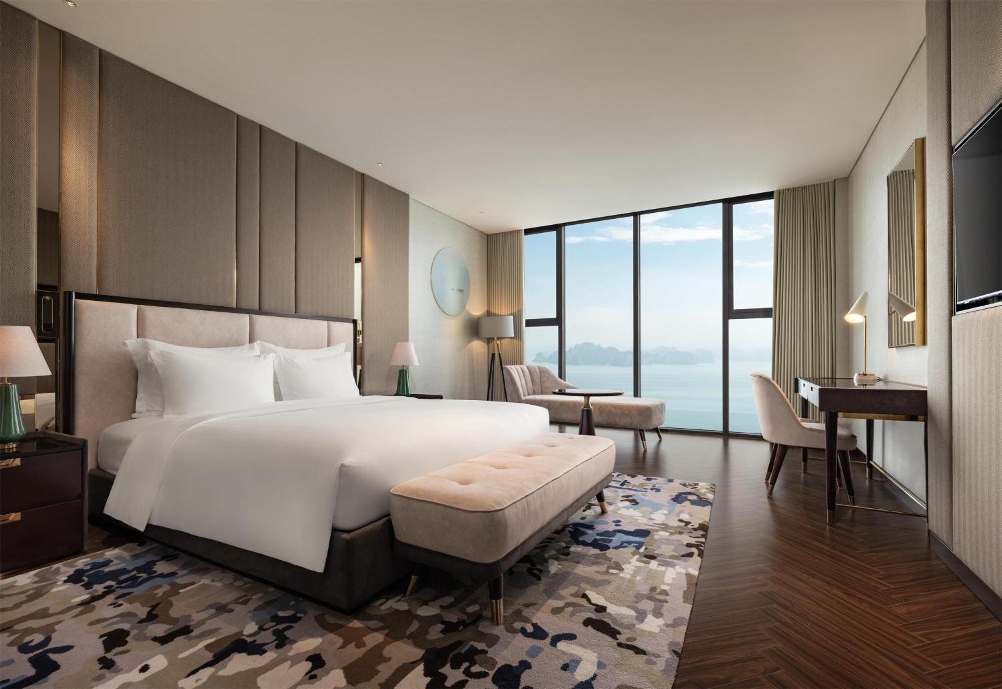 Radisson Blu Bay Hotel