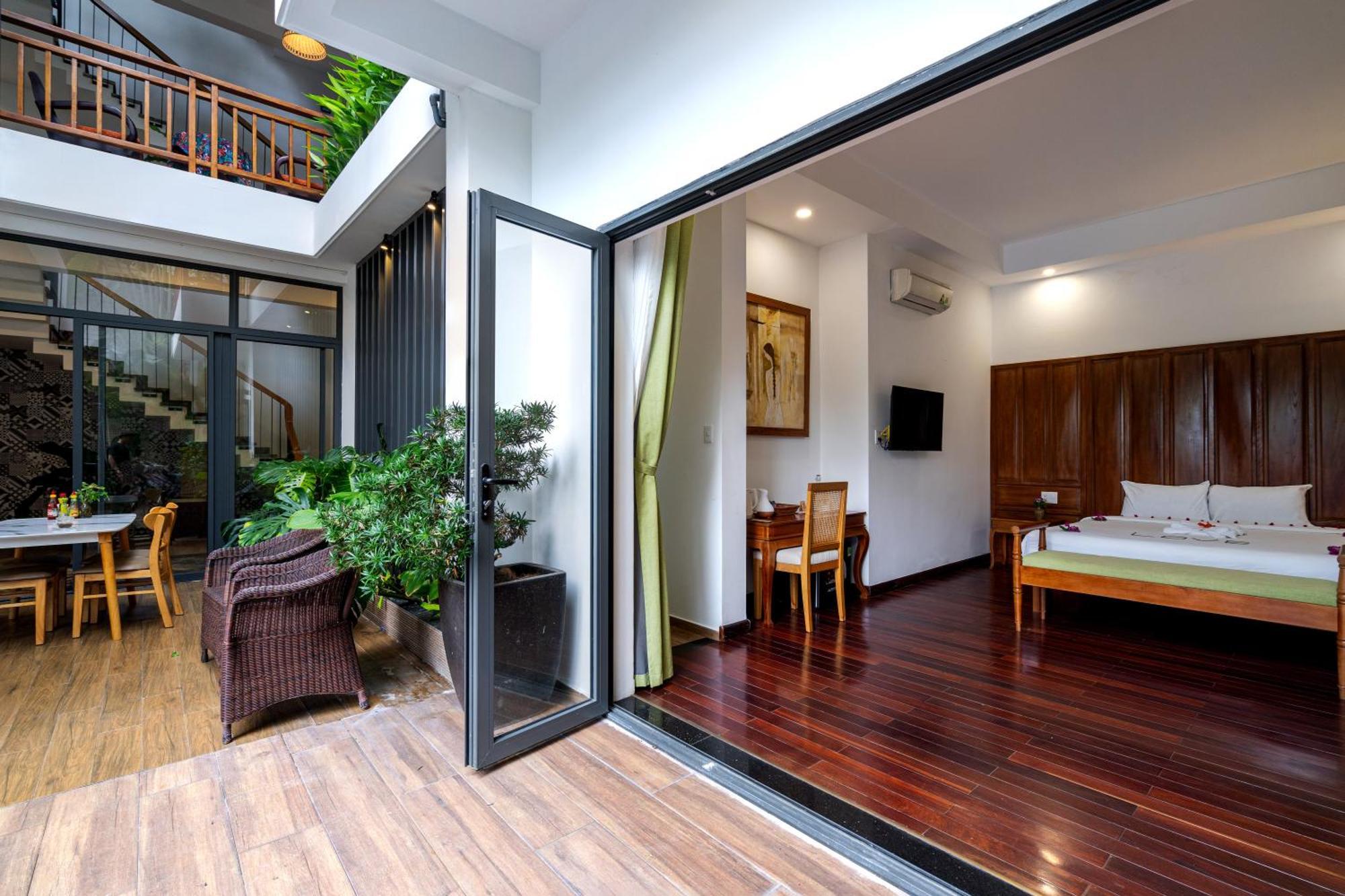 Palm Riverside Boutique Hotel 4*