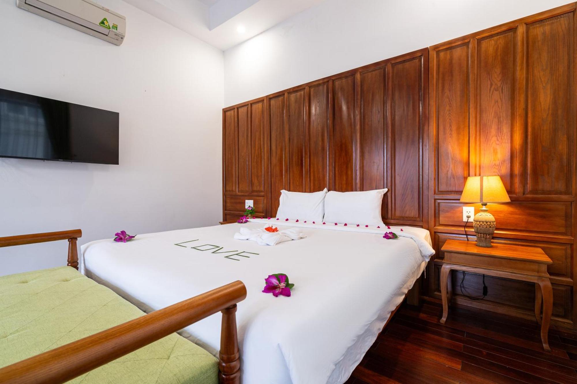 Palm Riverside Boutique Hotel 4*