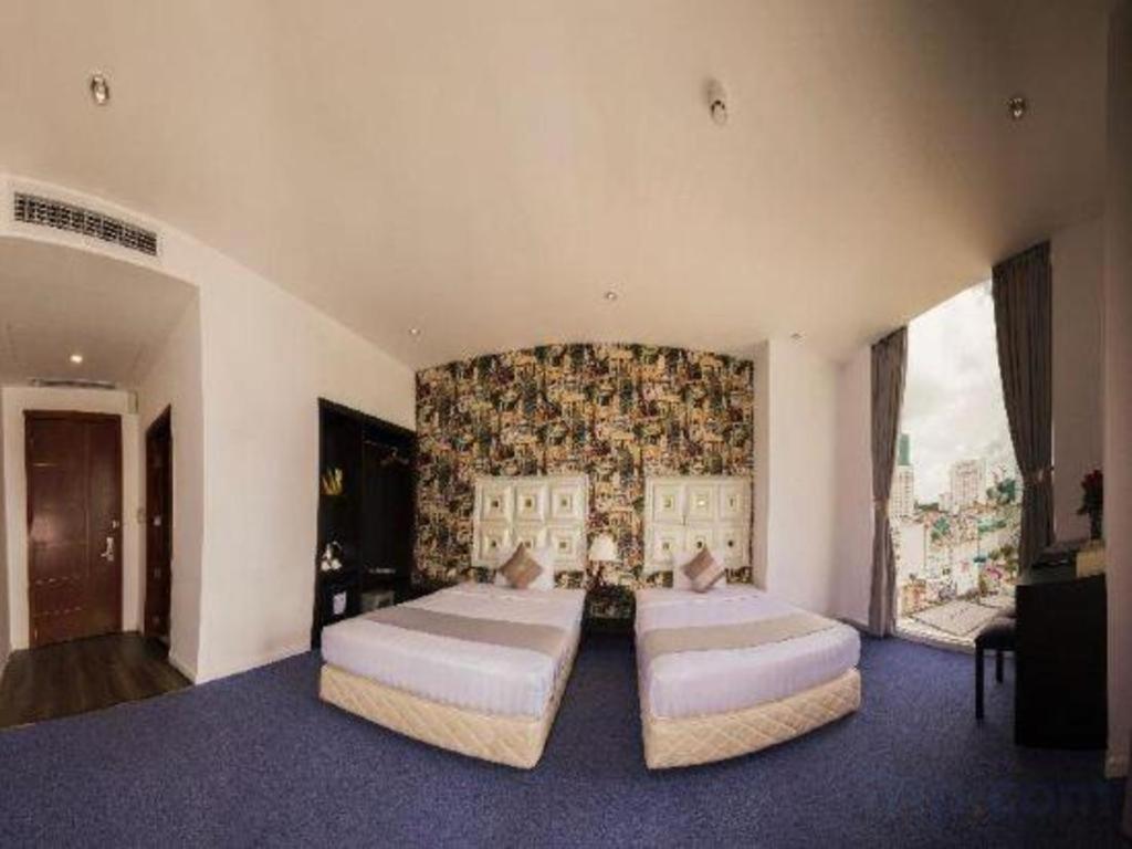 Golden Crown Saigon 3*