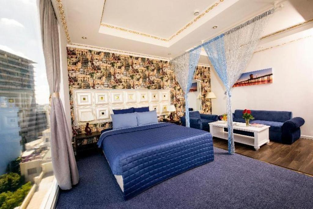 Golden Crown Saigon Hotel 3*