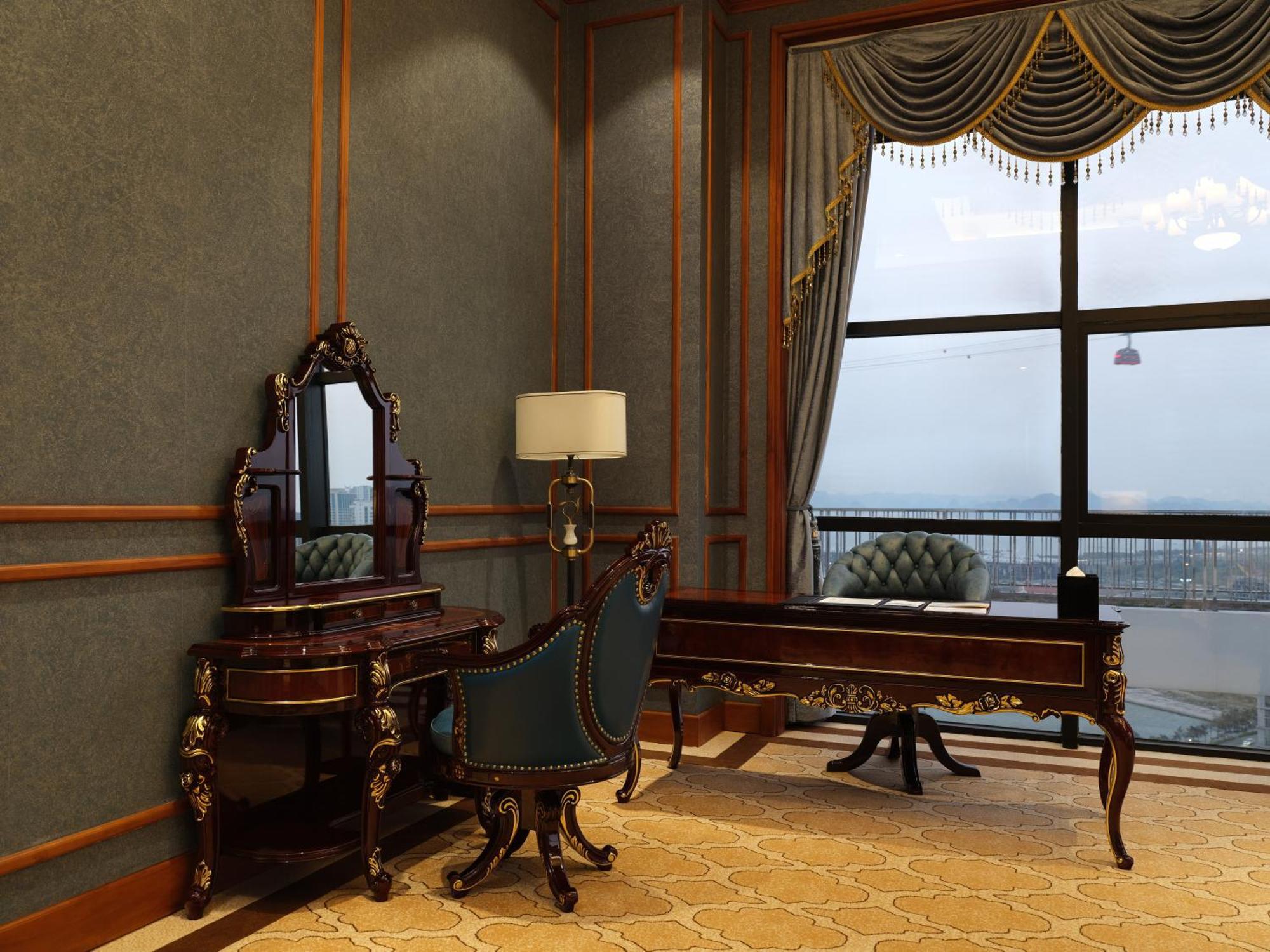 Wyndham Legend Halong 5* Ha Long