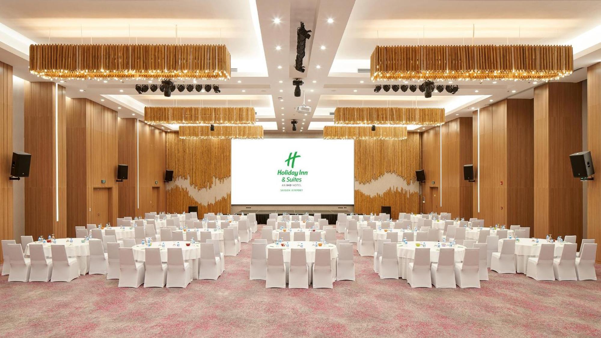 Hotel & Saigon Airport By Ihg Ho-Chi-Minh-Stadt