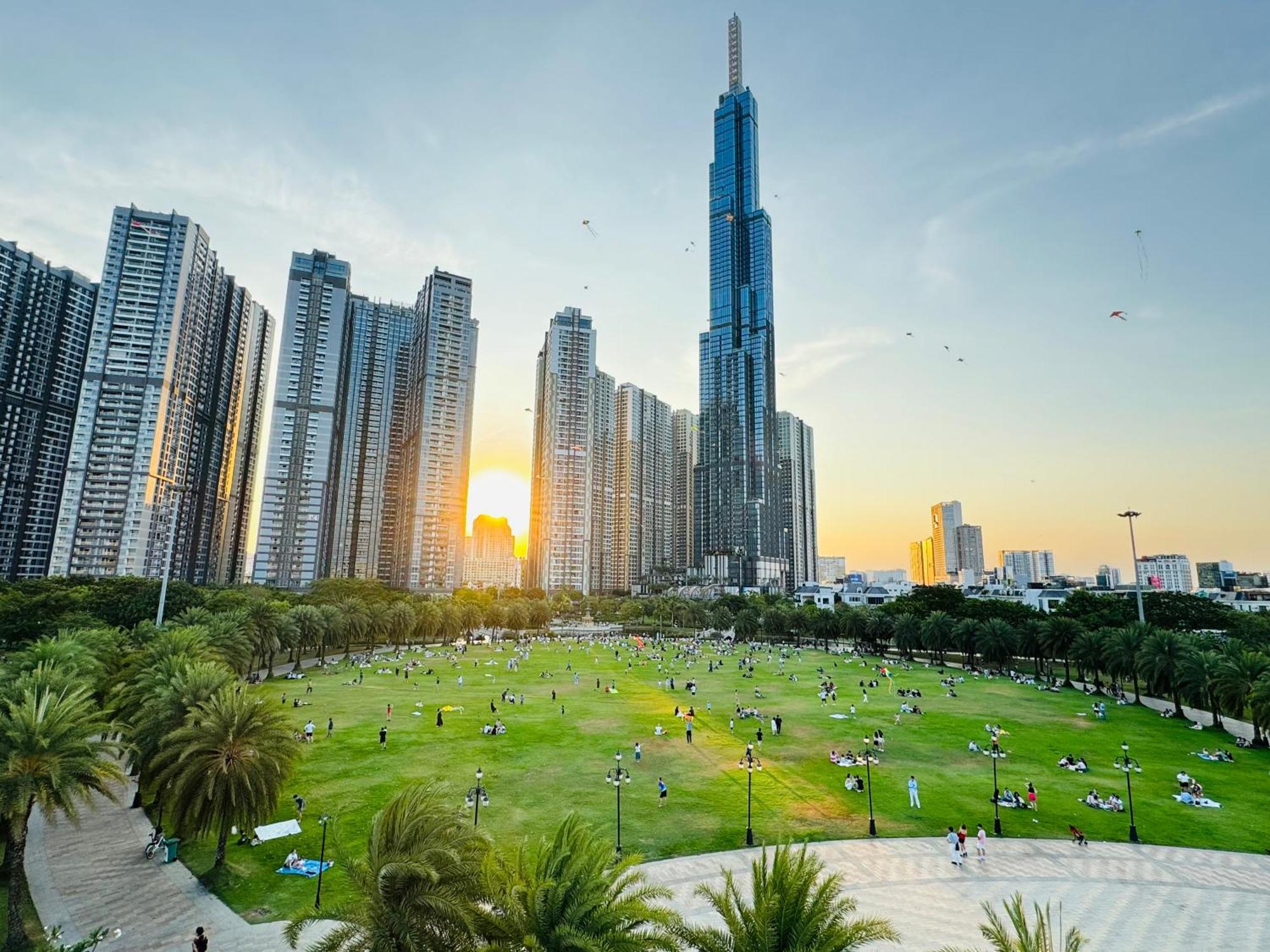 Aparthotel Skyline Luxury At Landmark 81 *
