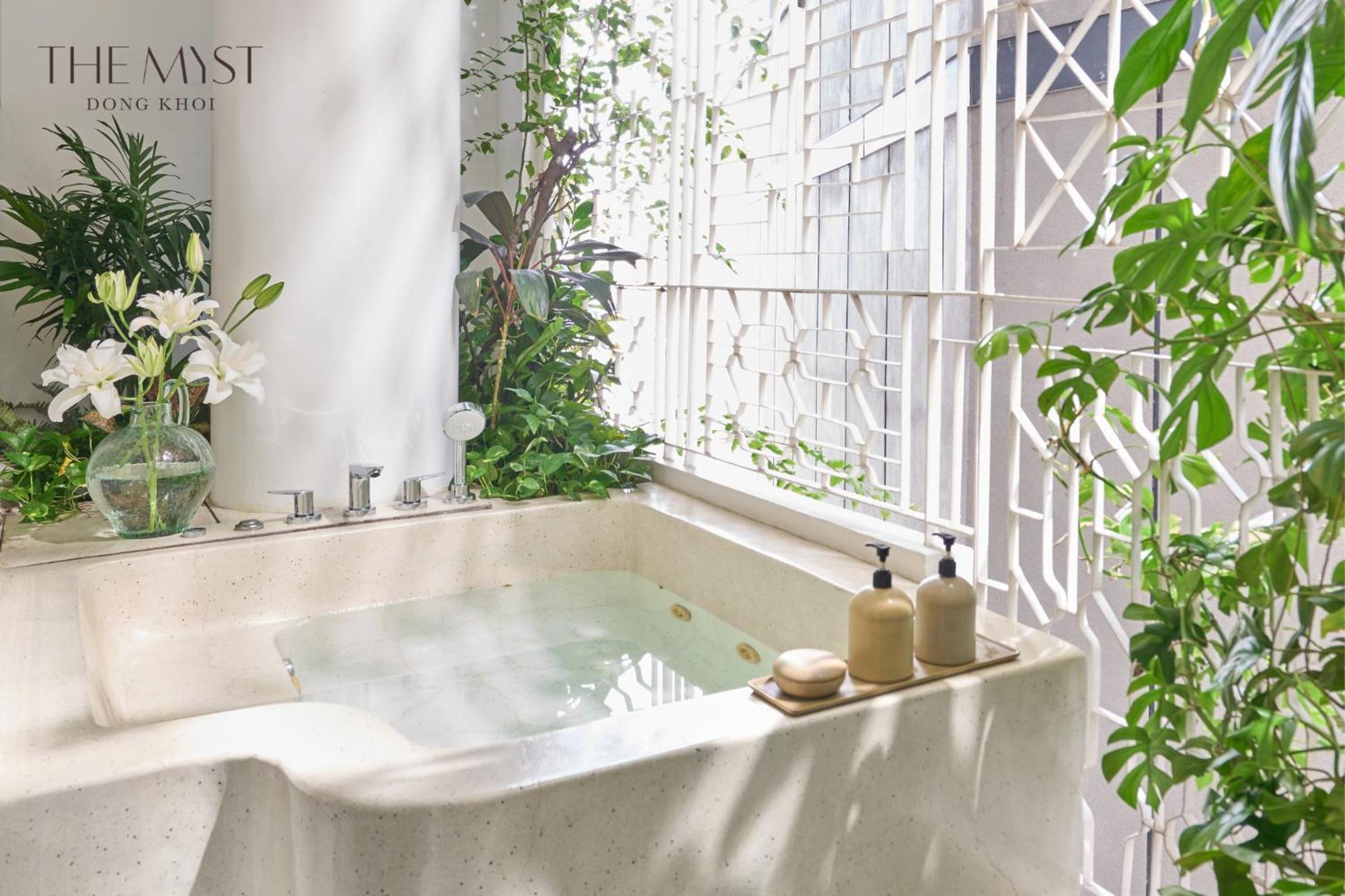 Hotel The Myst Dong Khoi 5*