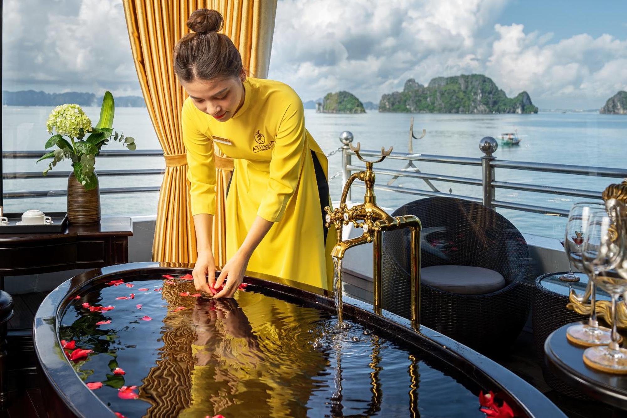 Du Thuyền Athena Royal Hạ Long
