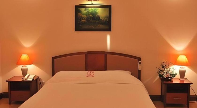 Hotel Cwd 3*