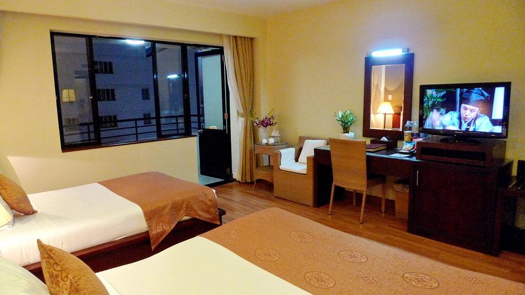 Paradise Hotel