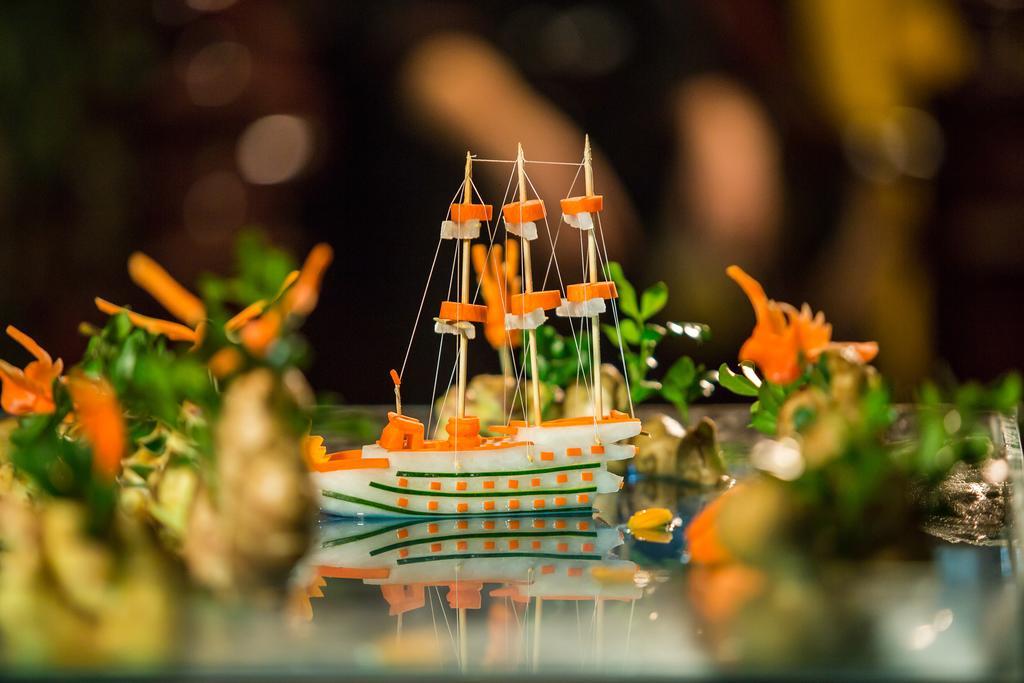 Dragon Legend Cruise  Ha Long