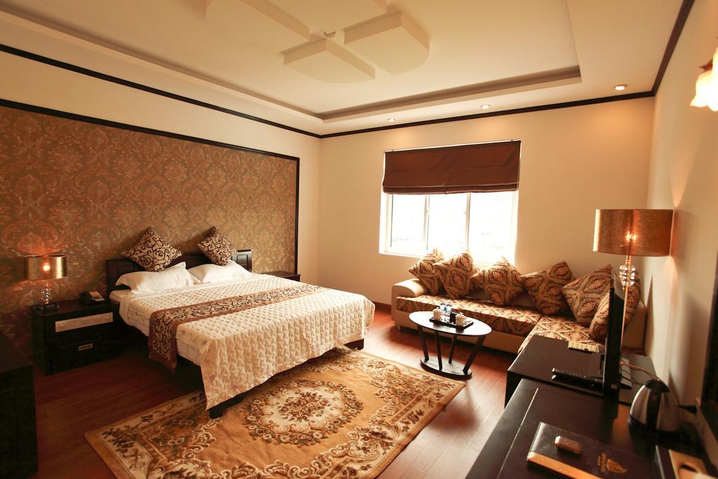 Hotel Golden Halong 4*