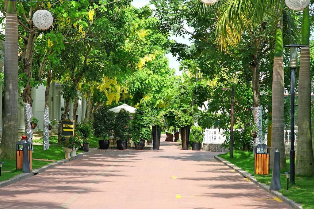 Toki Saigon & 4*