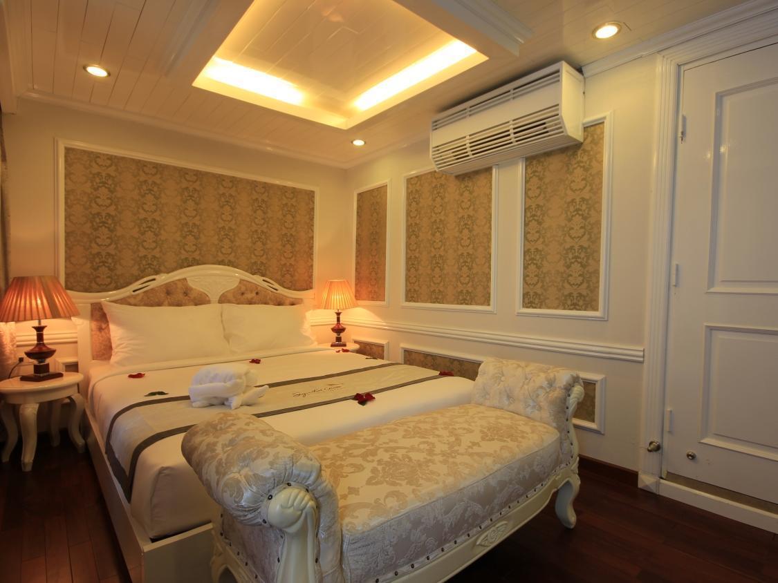  Signature Halong Cruise Hạ Long
