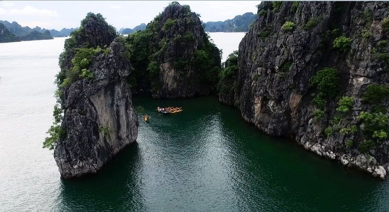  Indochina Sails Bay Ha Long