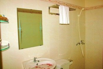 Nang Hon Rom Hotel 3*