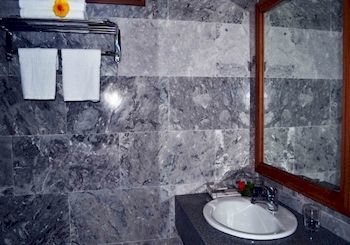 Ruby Hotel Hoi An