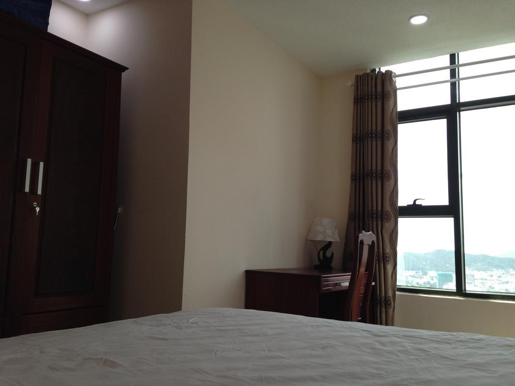 - Unit 3706 Căn hộ *