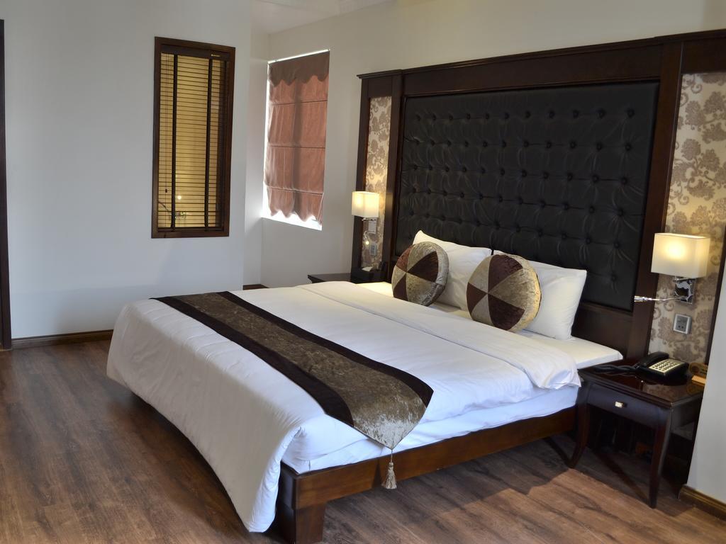 Bay Palace 3*