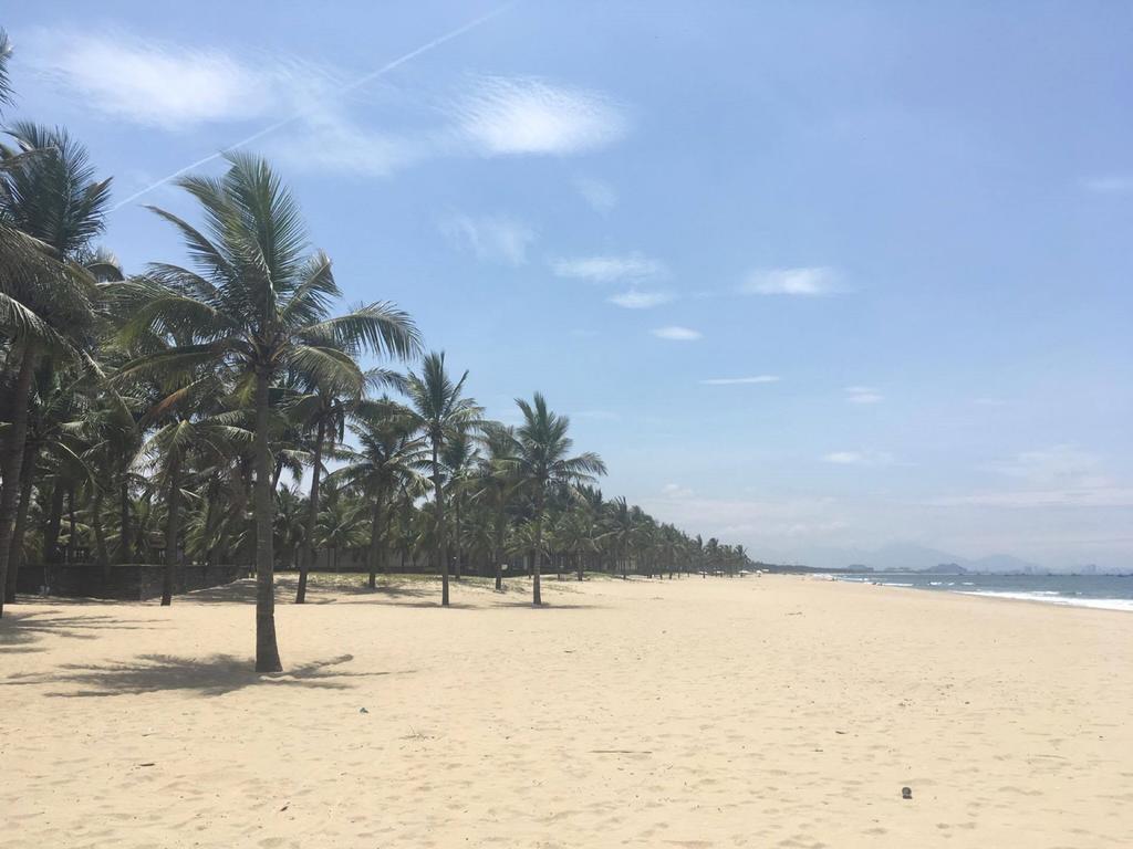 Vy's Cạnh Biển