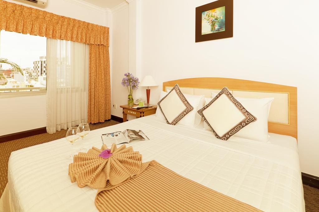 Liberty Saigon Parkview Hotel 3*