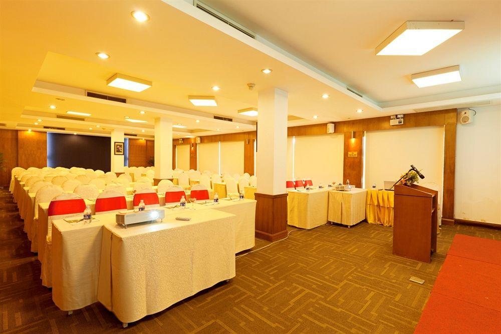 Liberty Saigon Parkview Hotel 3*