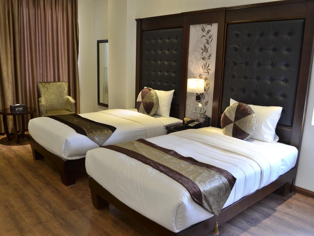 Bay Palace Khách sạn 3*