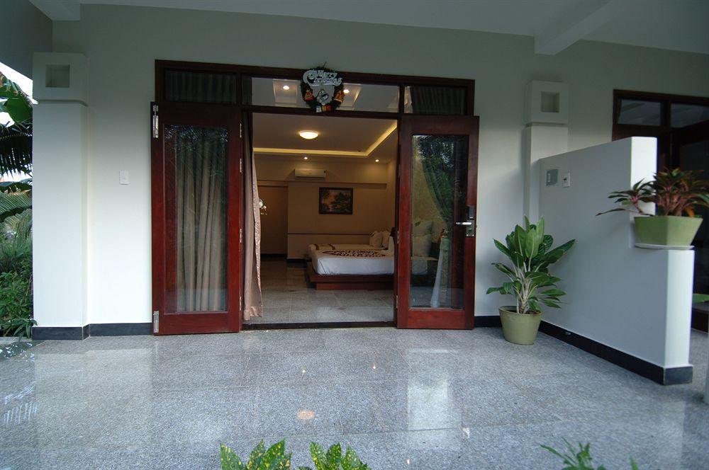 Resort Saigon Emerald 4*