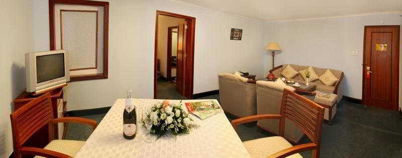 Palace Khách sạn 4*
