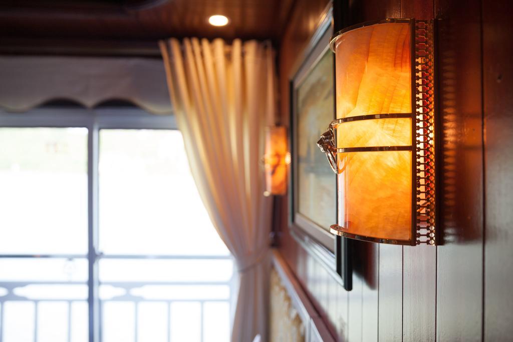 Rosa Boutique Cruise  Ha Long