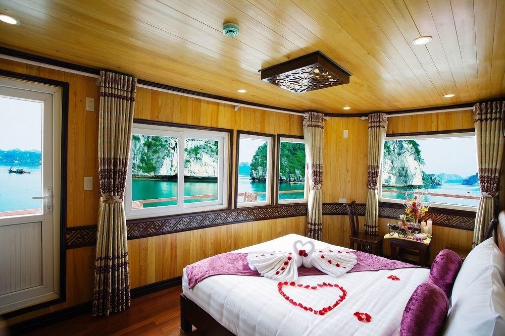 Cristina Diamond Cruise 4* Ha Long
