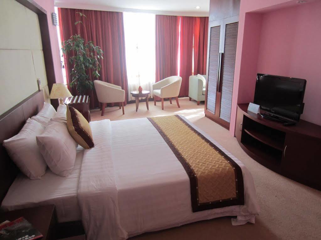 Khách sạn Halong Pearl 4*