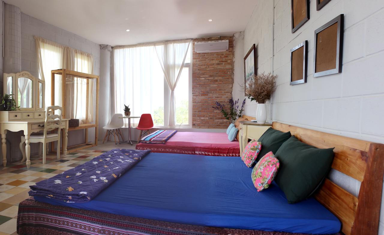 Nha Que Homestay *