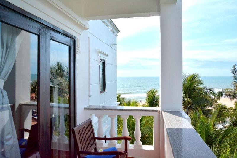 Sea Lion Beach & Hotel 4*