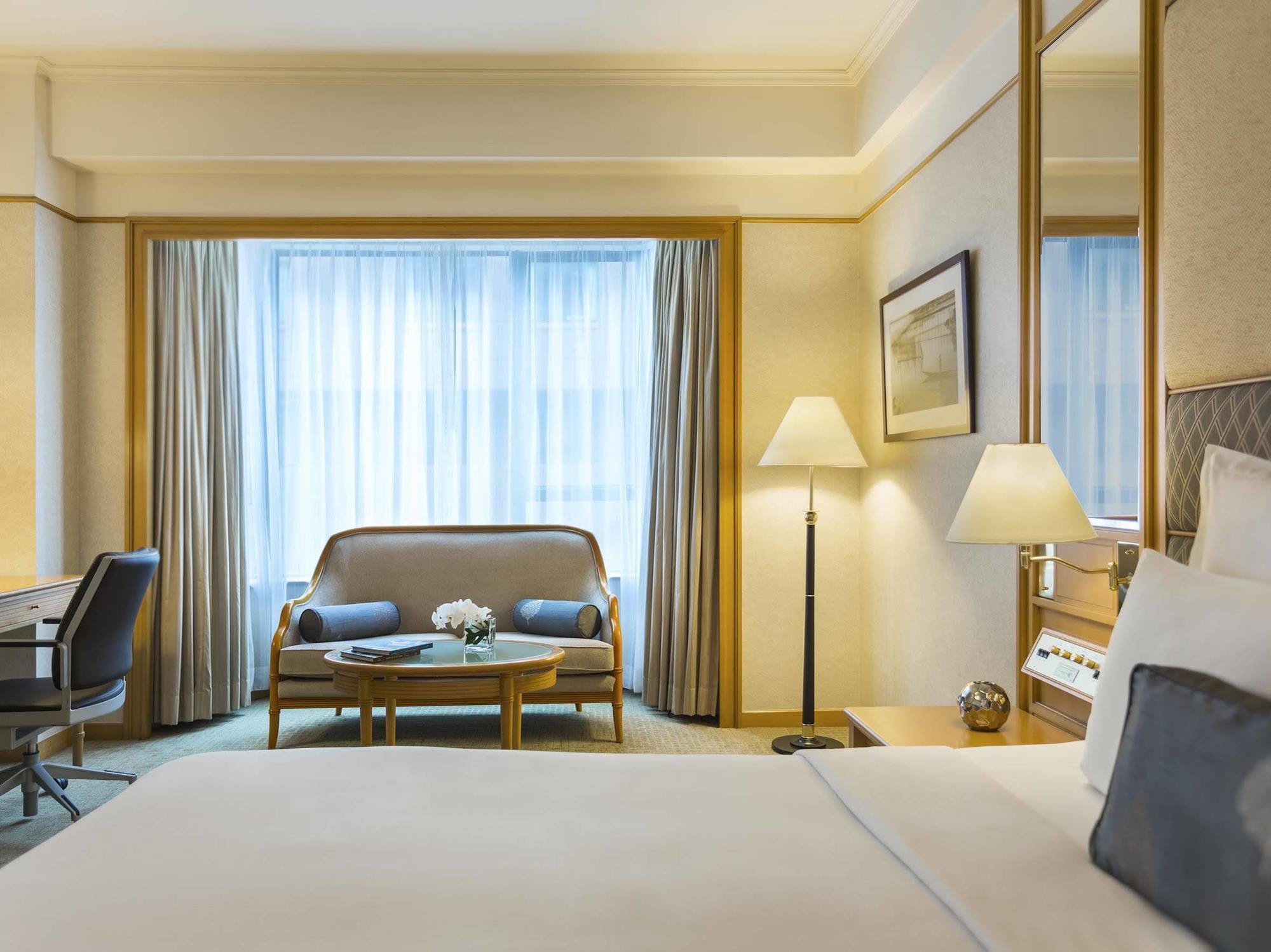 Renaissance Riverside Saigon Hotel