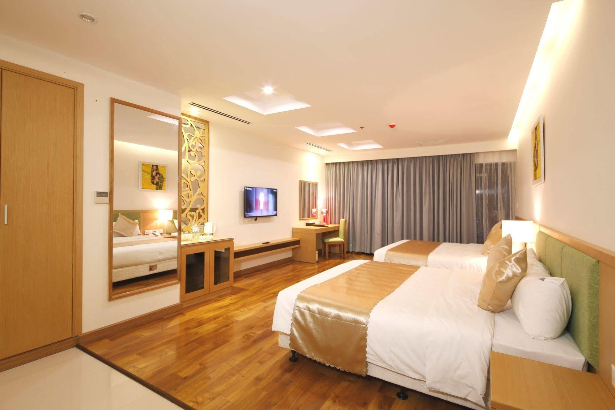 Bavico International Hotel 4*